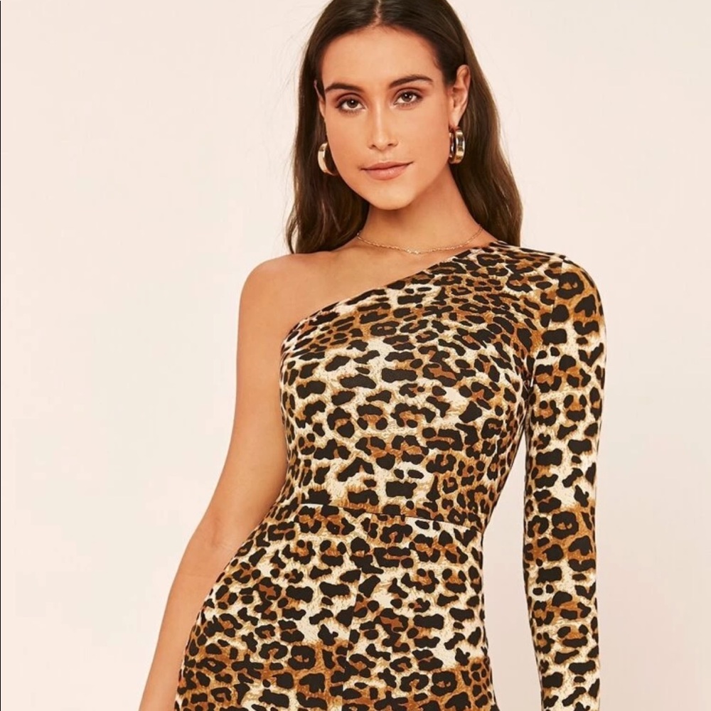 NEW✨ Sexy Cheetah Print Romper 😍